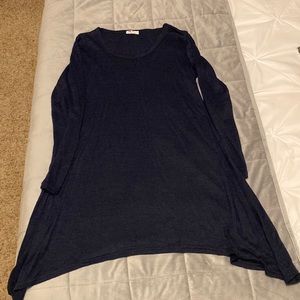 Long sleeve dress with asymmetrical hem